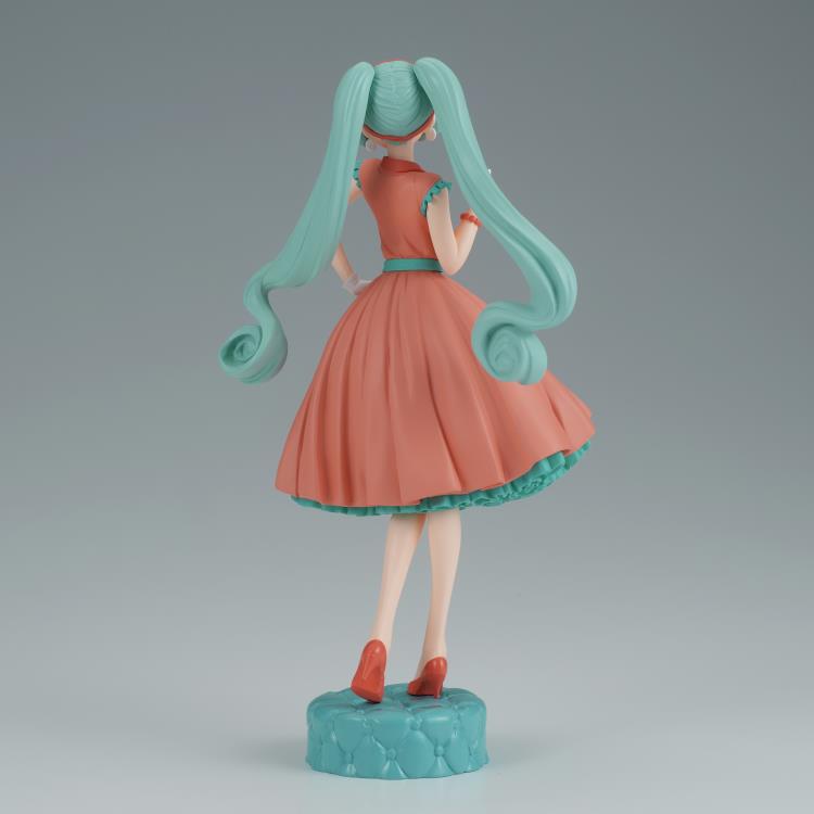 Vocaloid World Journey Vol.1 Hatsune Miku Figure Super Anime Store