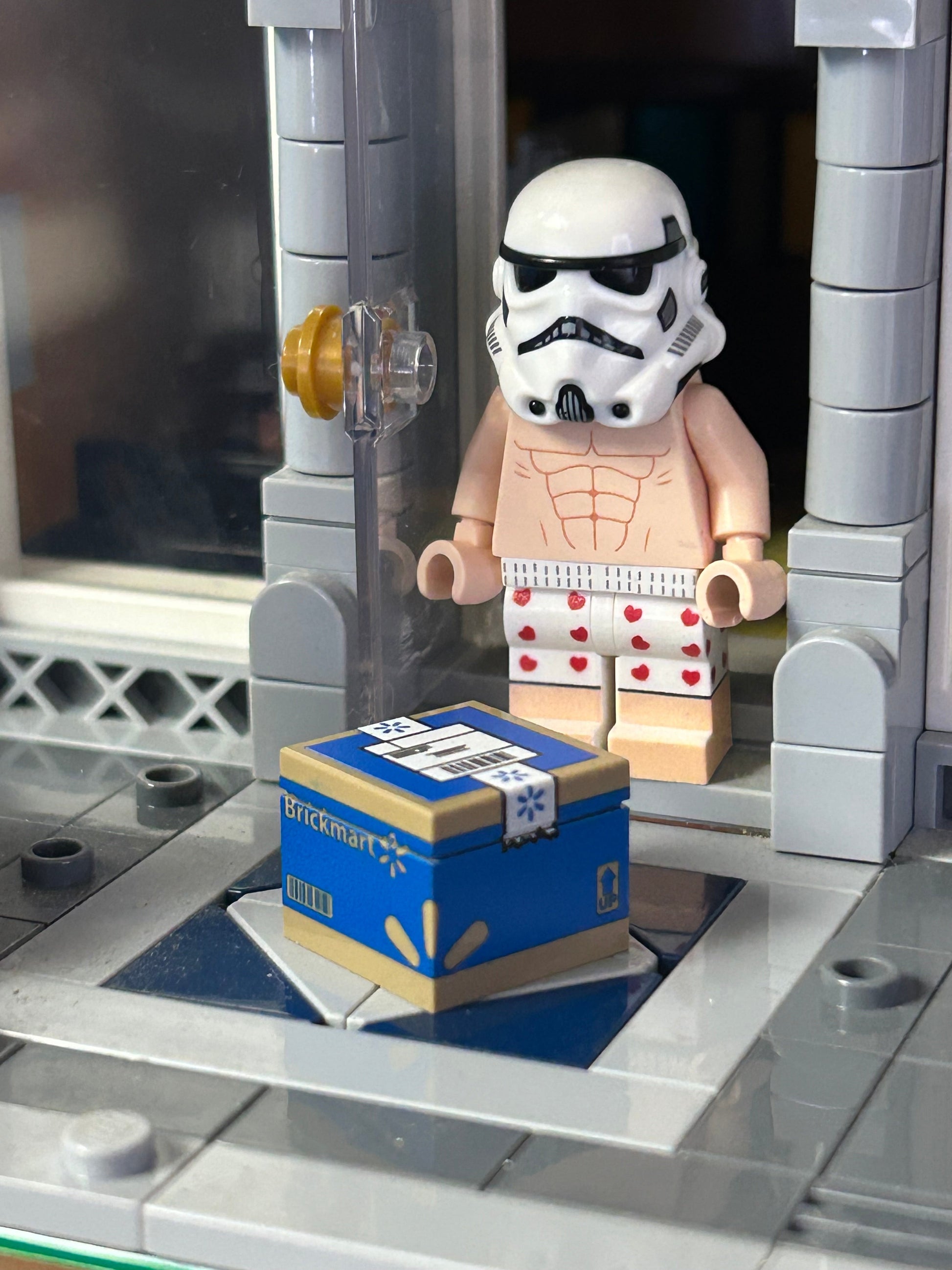 BrickMart Package / Shipping Box - Custom Printed made using LEGO parts B3 Customs