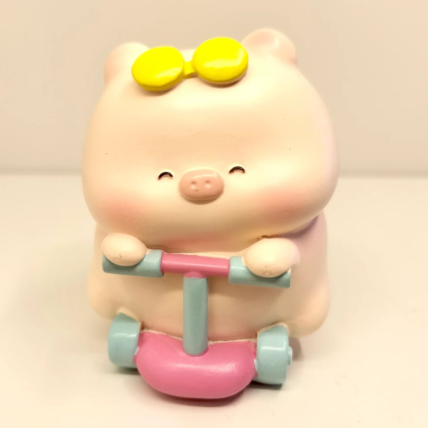 TOURIST PIGGY FIGURINE BLIND BOX (1 Blind Box) Super Anime Store