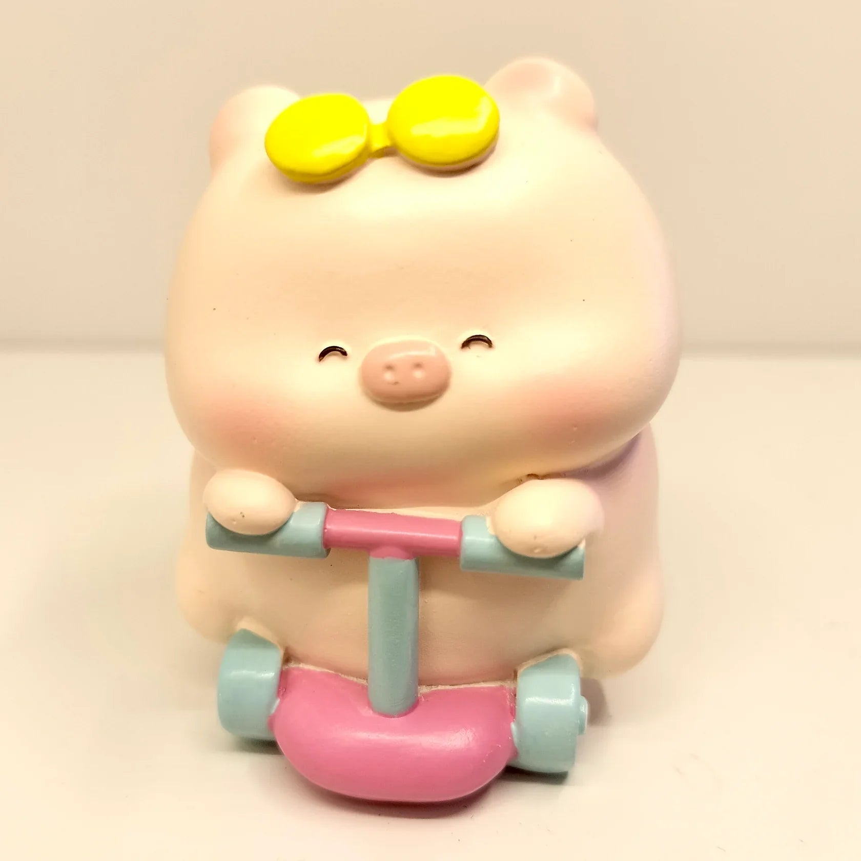 TOURIST PIGGY FIGURINE BLIND BOX (1 Blind Box) Super Anime Store
