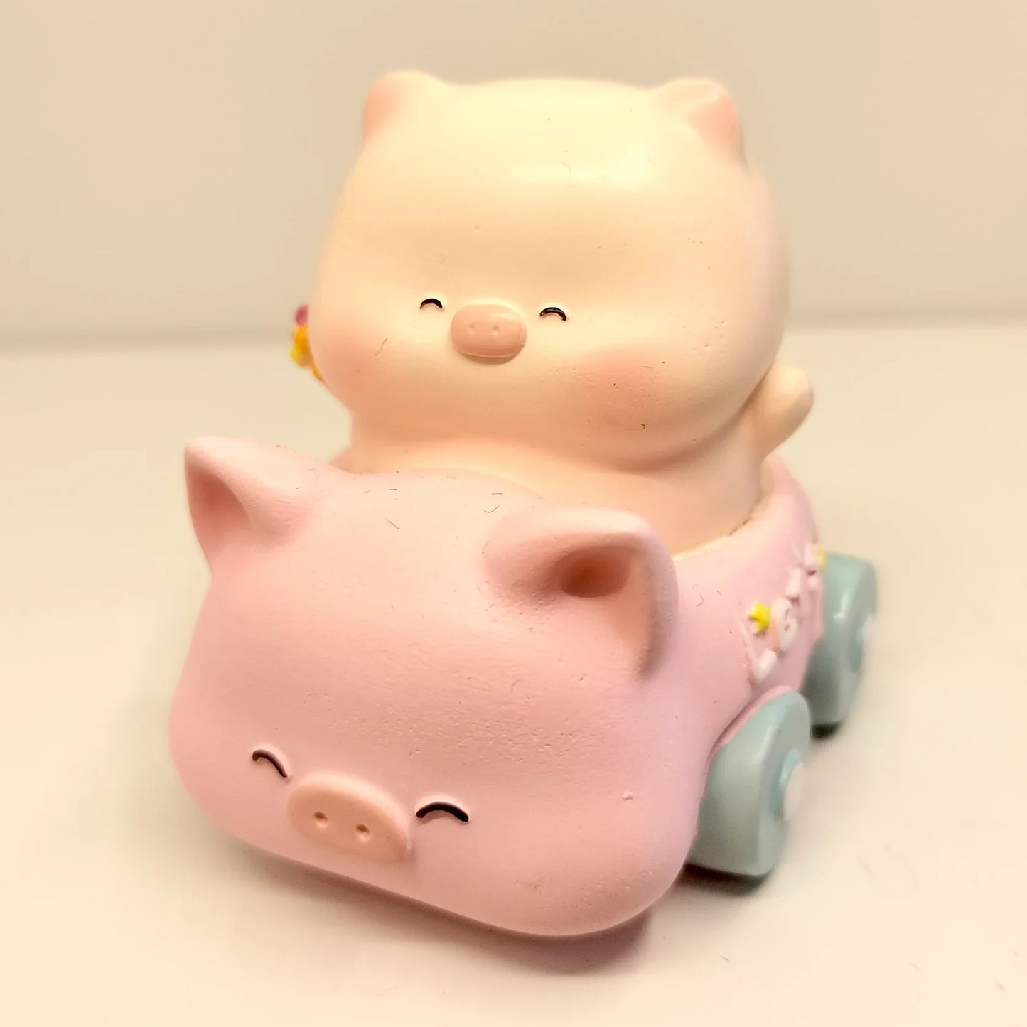 TOURIST PIGGY FIGURINE BLIND BOX (1 Blind Box) Super Anime Store