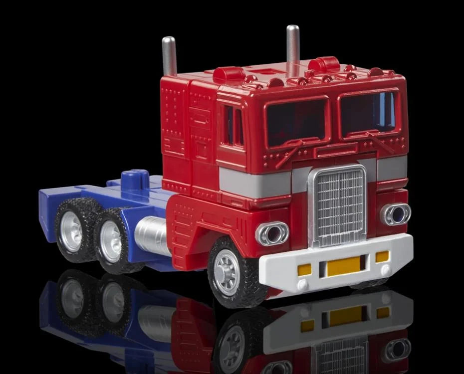 Transformers 40th Anniversary Optimus Prime (Retro G1) Action Figure Collectors Row