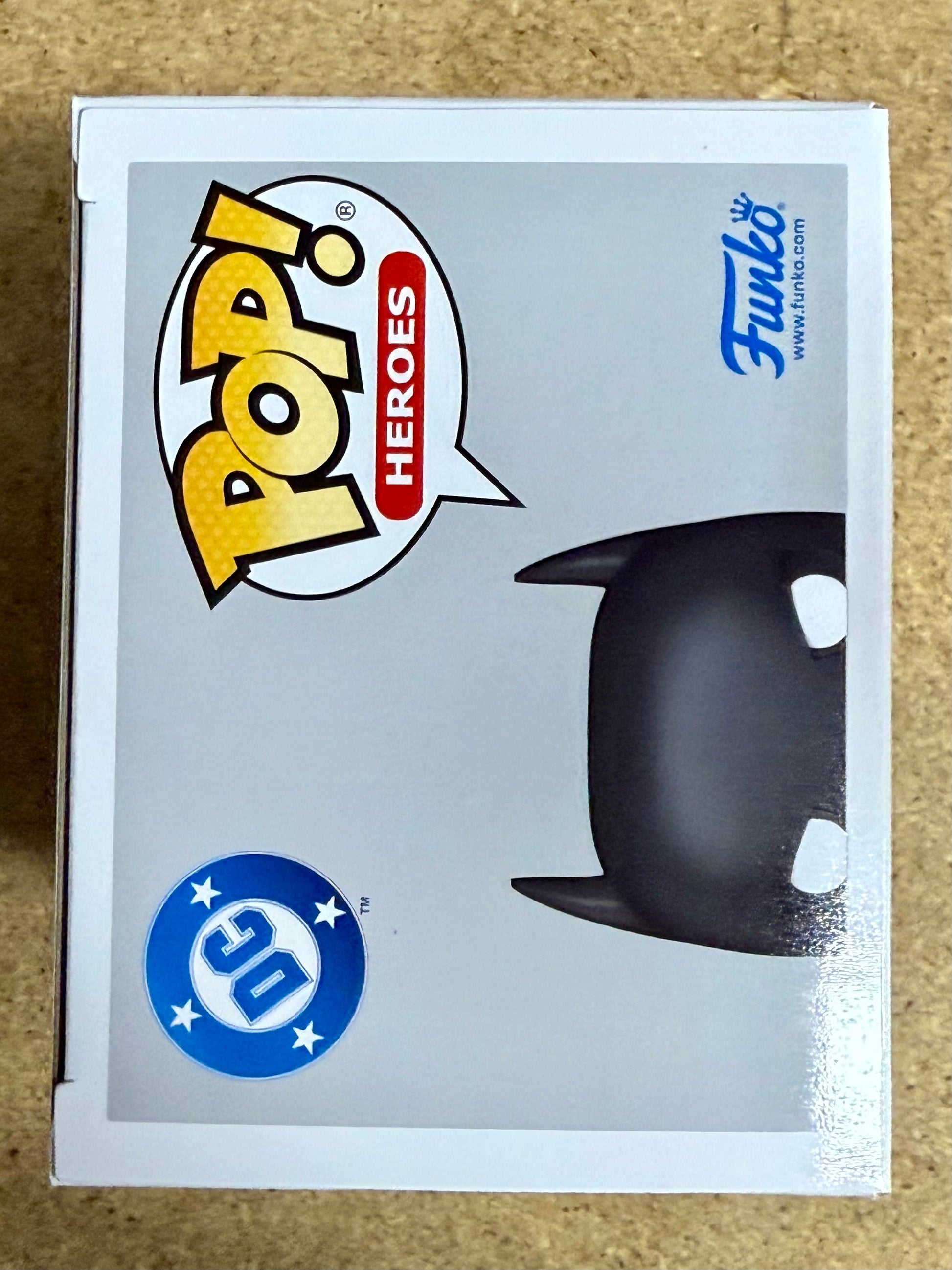 Funko Pop! DC Heroes Armored Bruce Wayne #559 Batman Beyond 2025 Mustang Comics