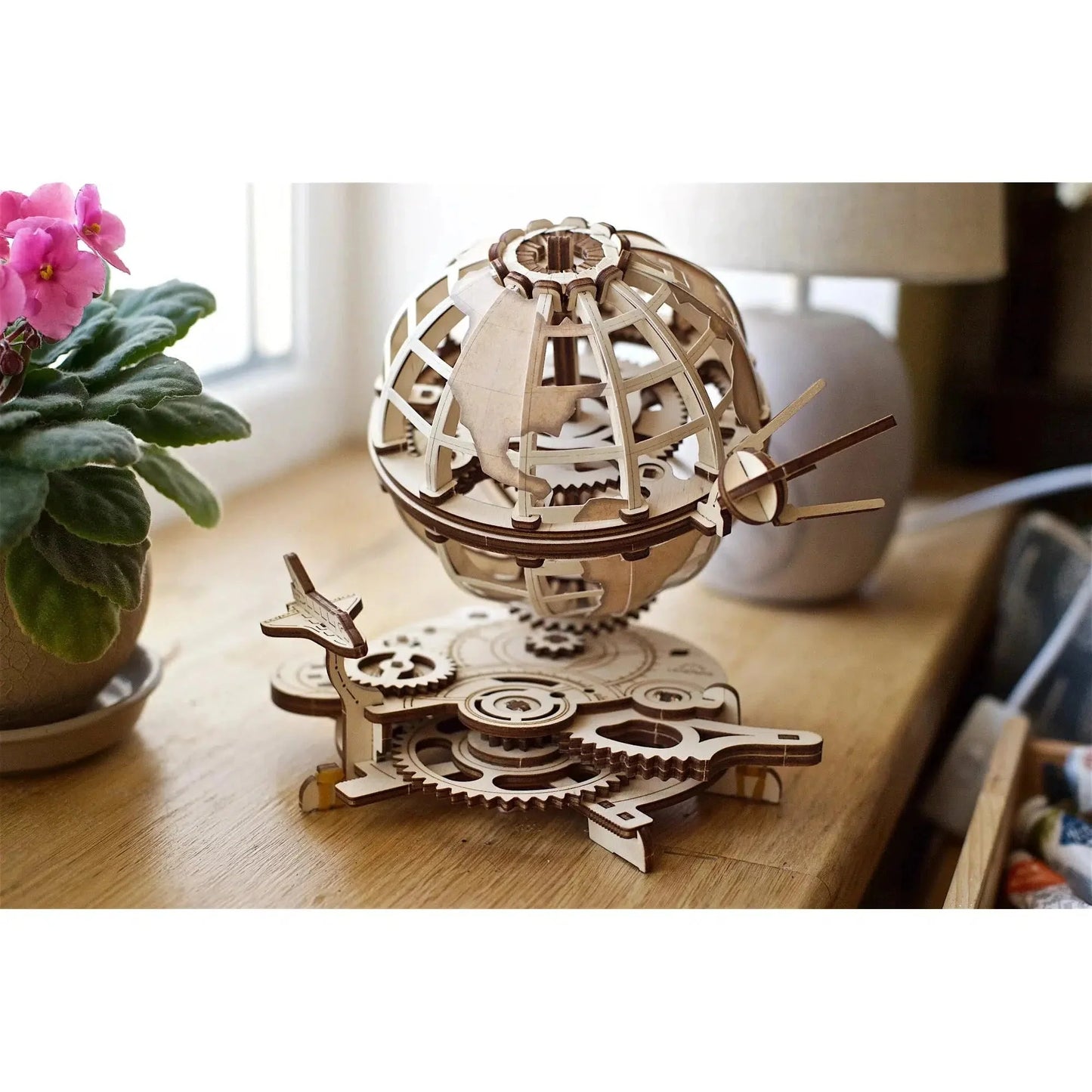 Globus 3D Wood Model Kit UGEARS