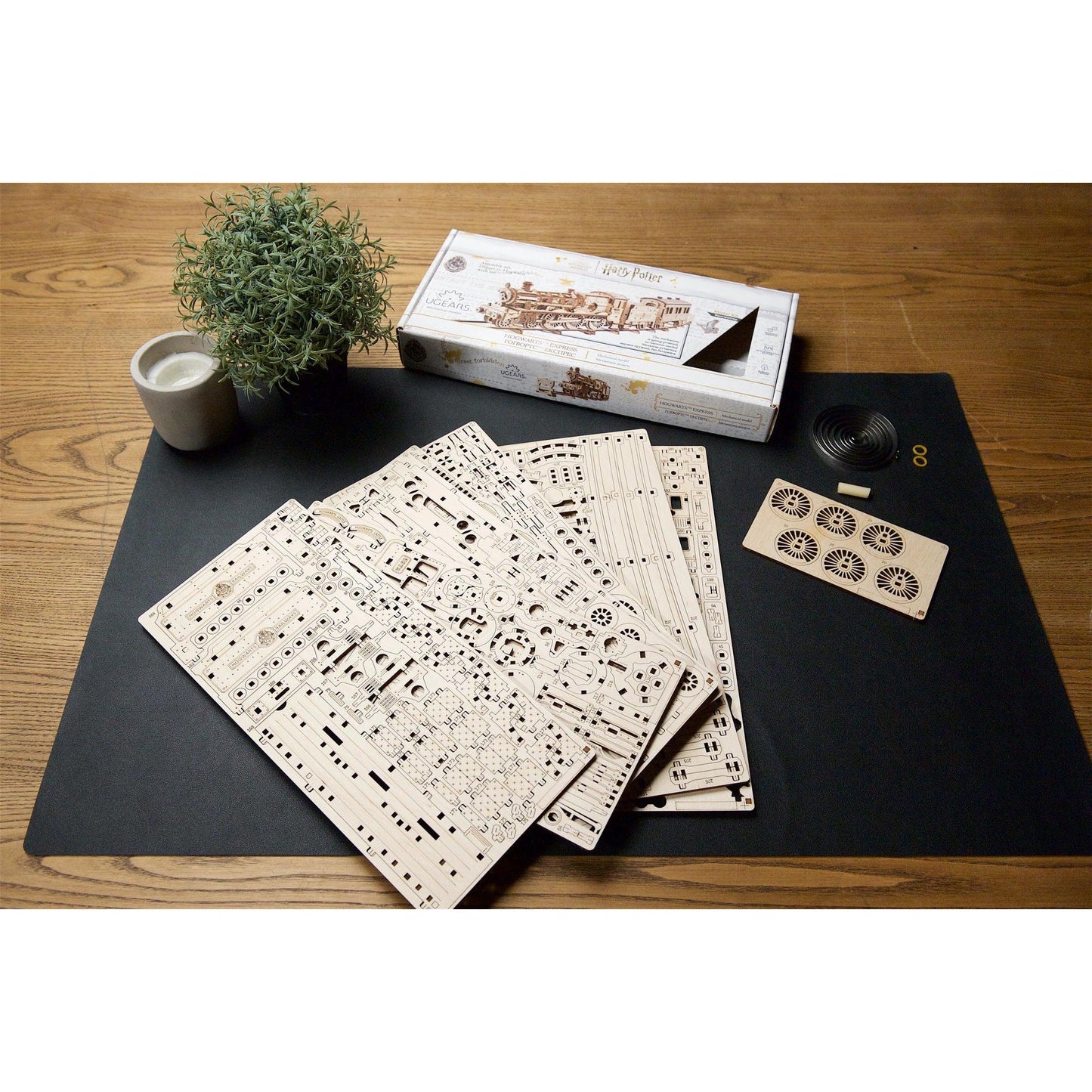 Harry Potter™ Hogwarts™ Express 3D Wood Model Kit UGEARS Puzzle Merchant