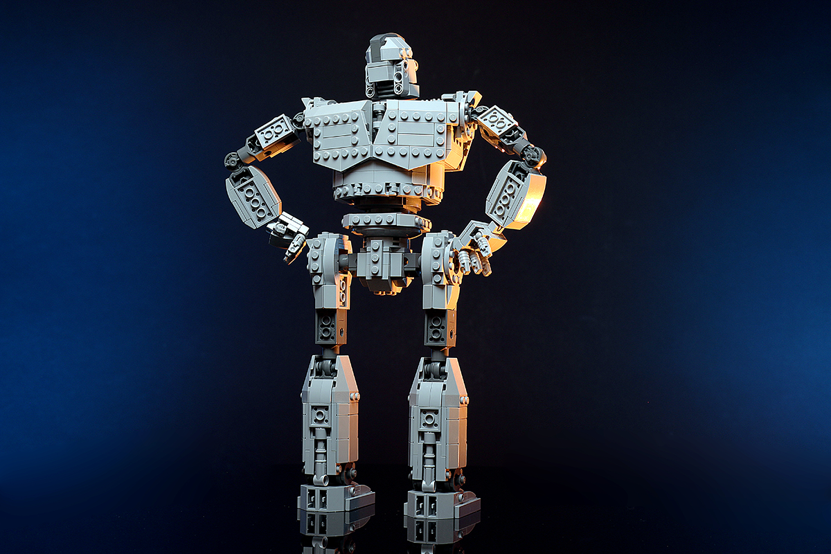 Iron Giant - Custom MOC made using LEGO parts B3 Customs