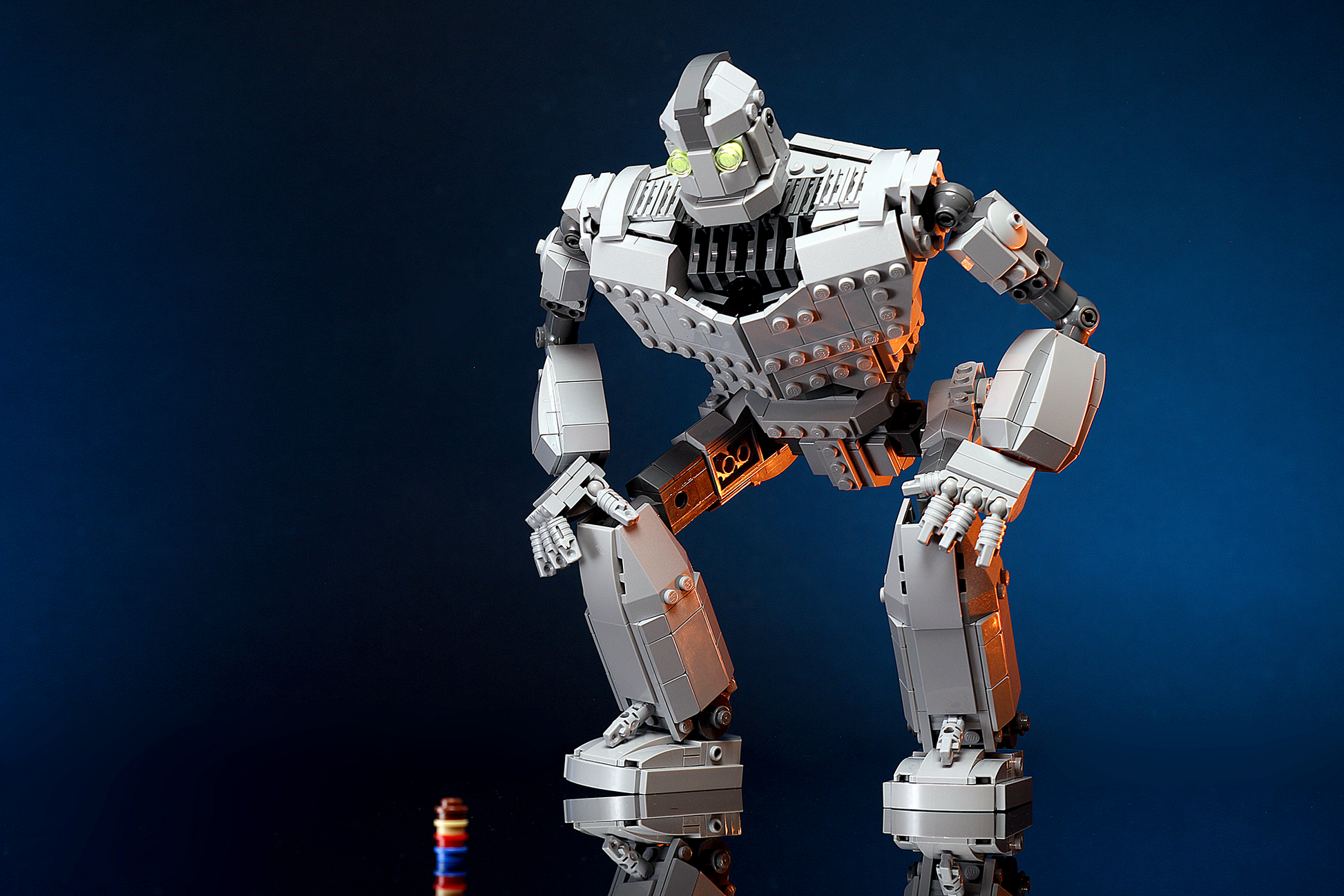 Iron Giant - Custom MOC made using LEGO parts B3 Customs