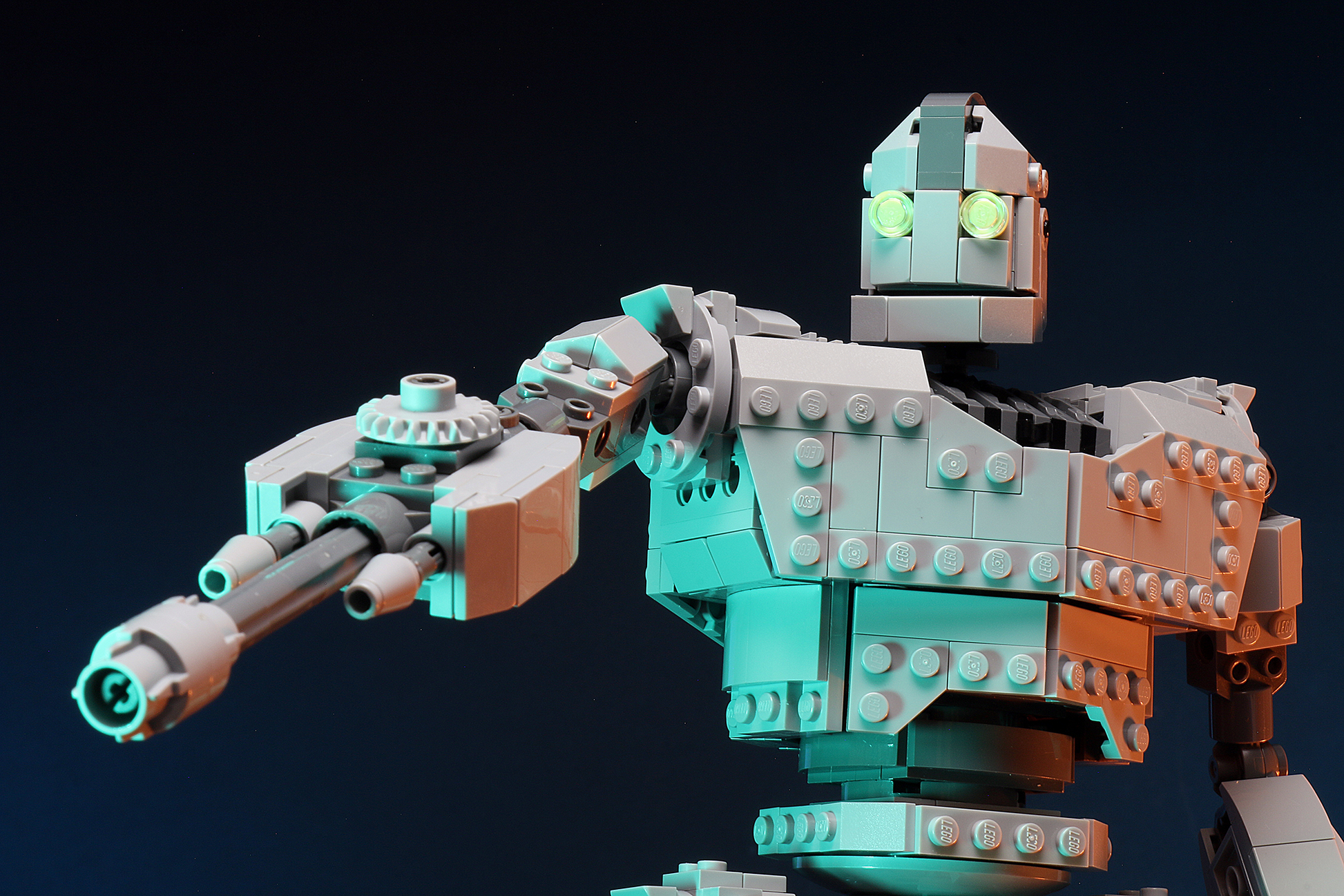 Iron Giant - Custom MOC made using LEGO parts B3 Customs