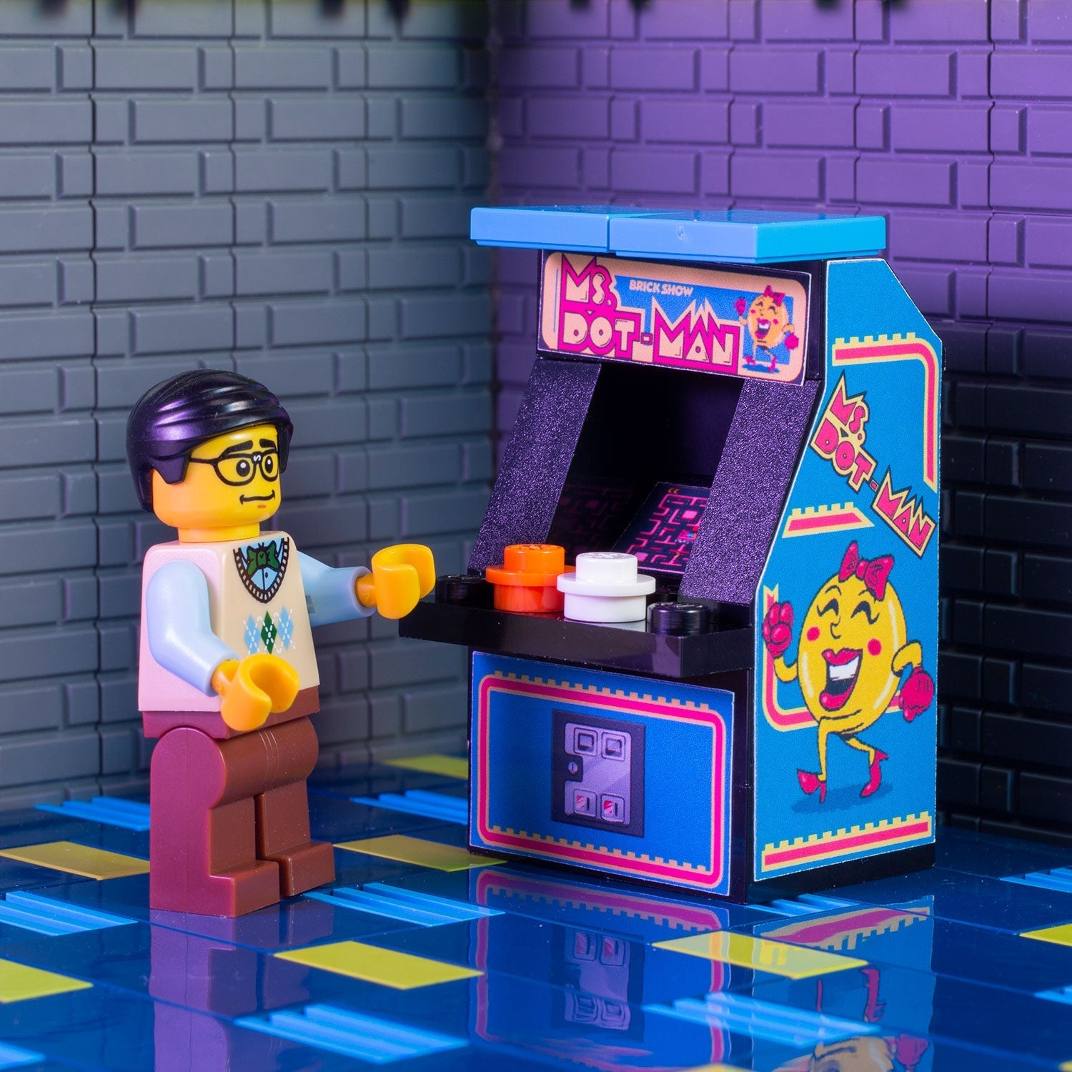 Ms. Dot-Man Custom Arcade Machine made with LEGO parts - B3 Customs B3 Customs