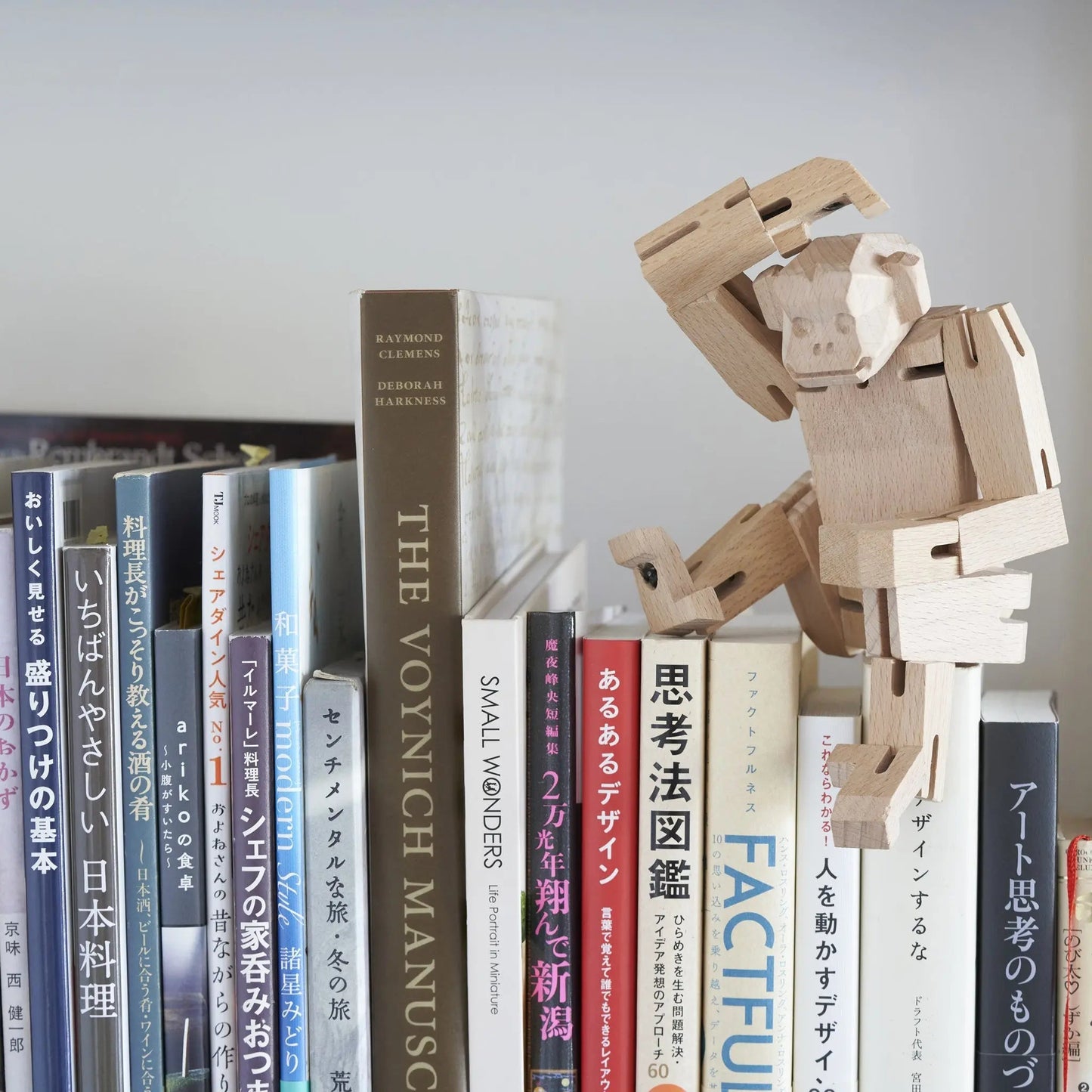 Modern Wooden Monkey Decor – Interactive Puzzle & Art Piece