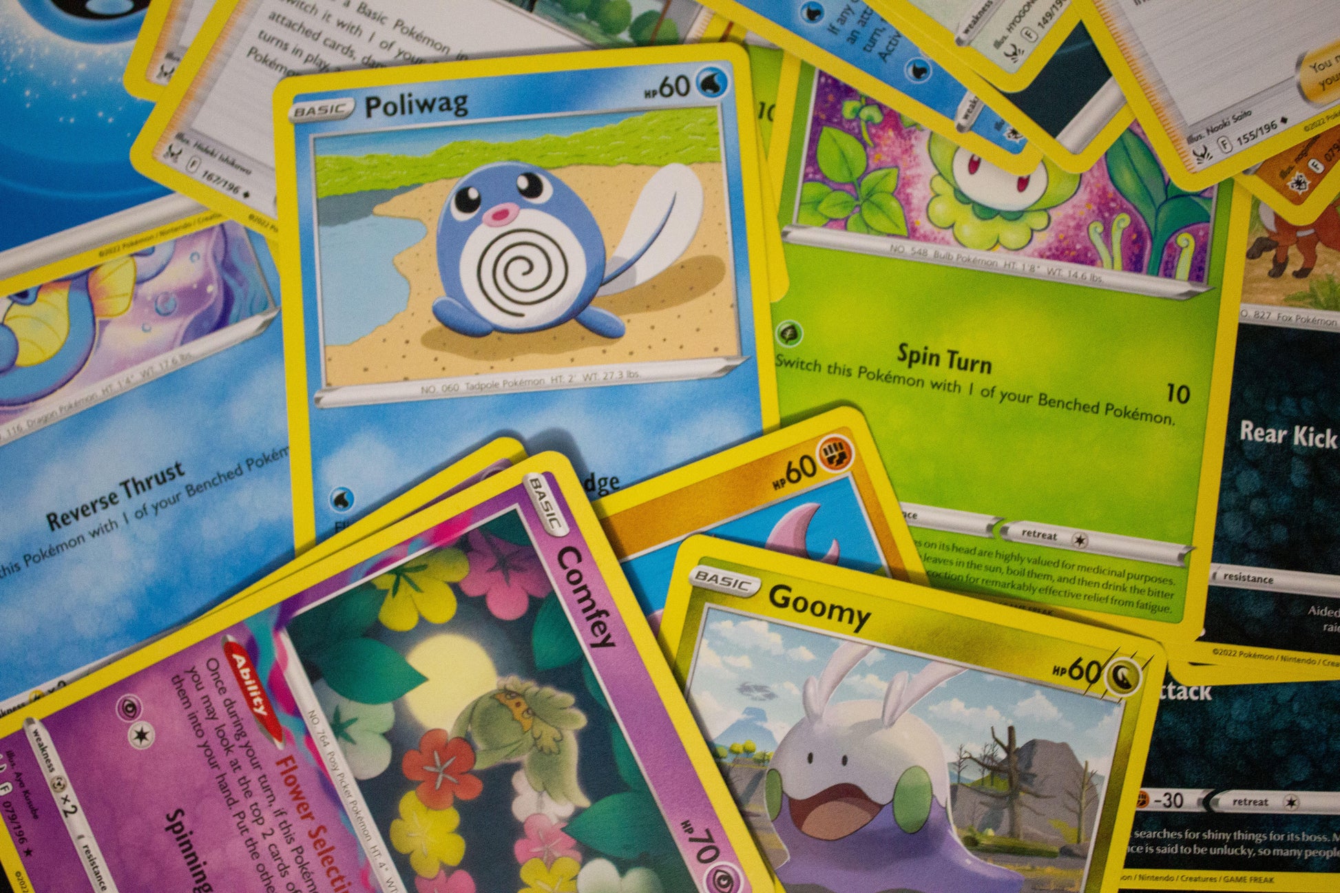 Pokémon TCG 200 Bulk Cards Spoils and Loot